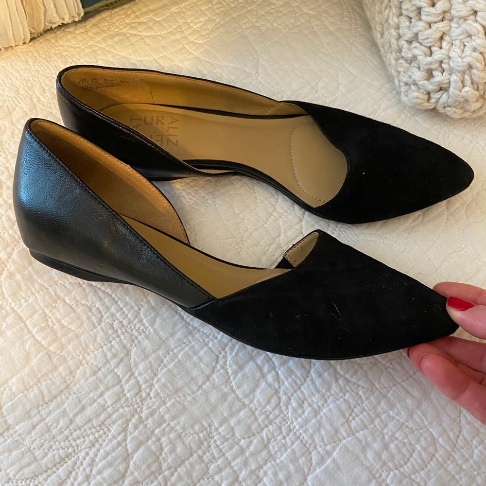 Women’s Black Naturalizer Flats